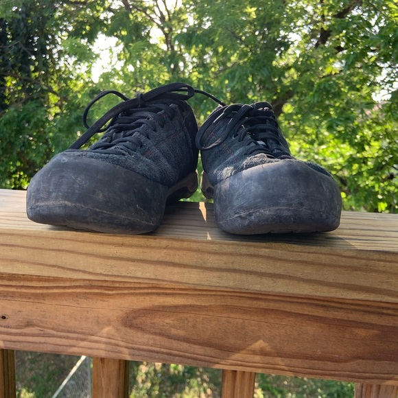 FiveTen Guide Tennies climbing approach shoes - Picture 2 of 4